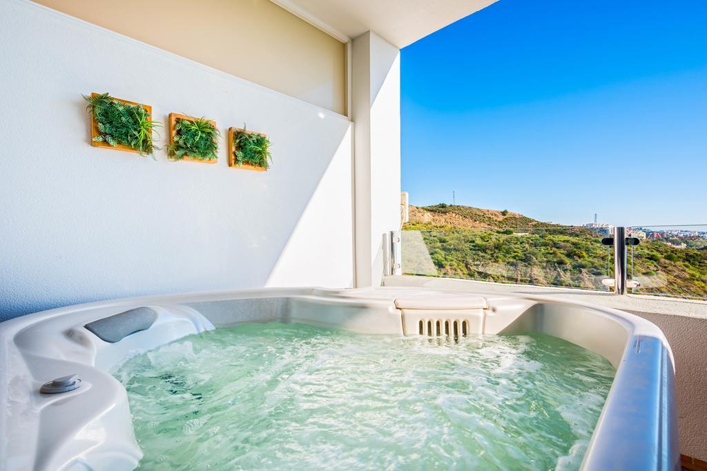 Carvajal Luxury Apartments - Free Parking Fuengirola Exterior foto